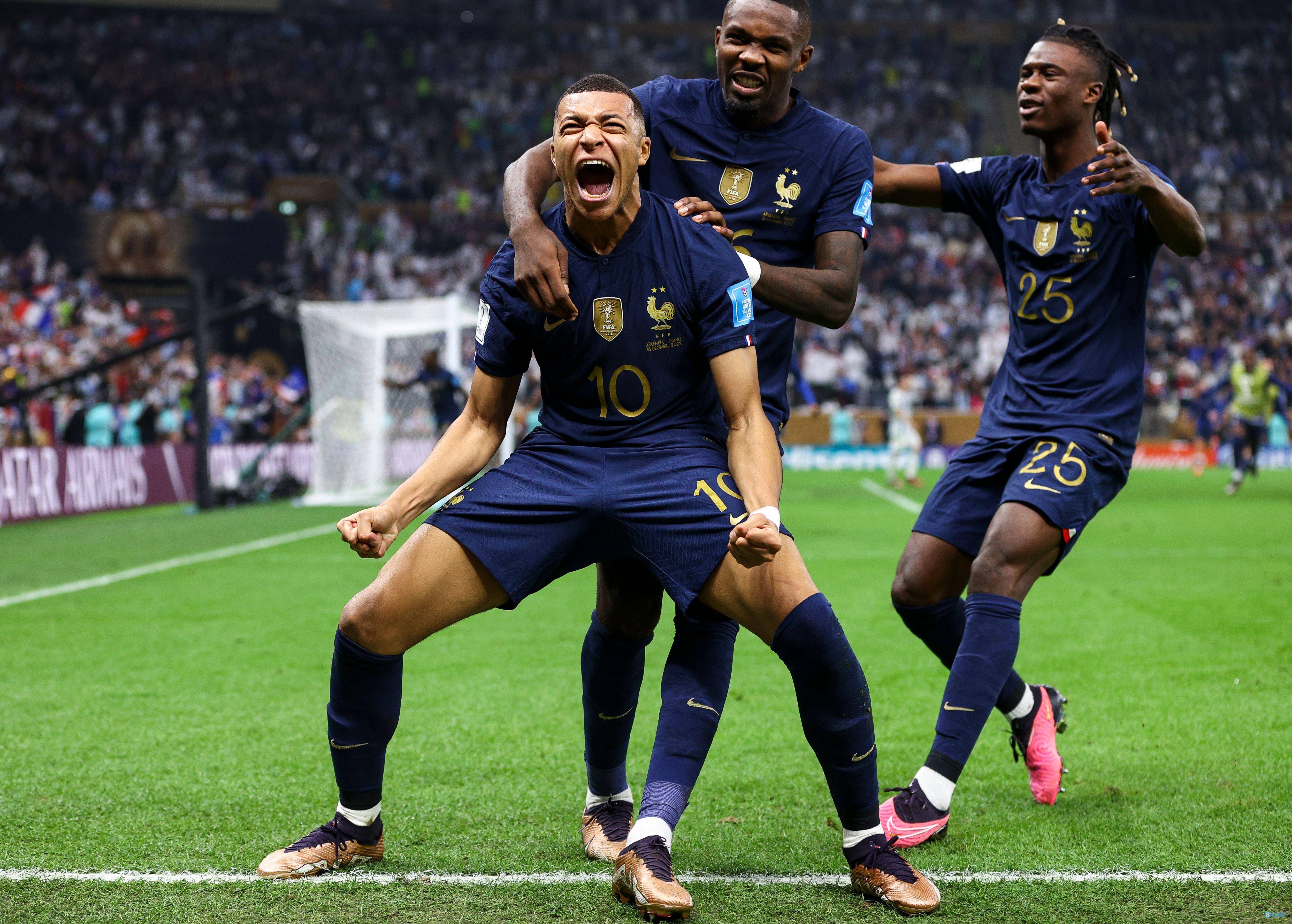 法国队鏖战德国队，波尔带队取胜