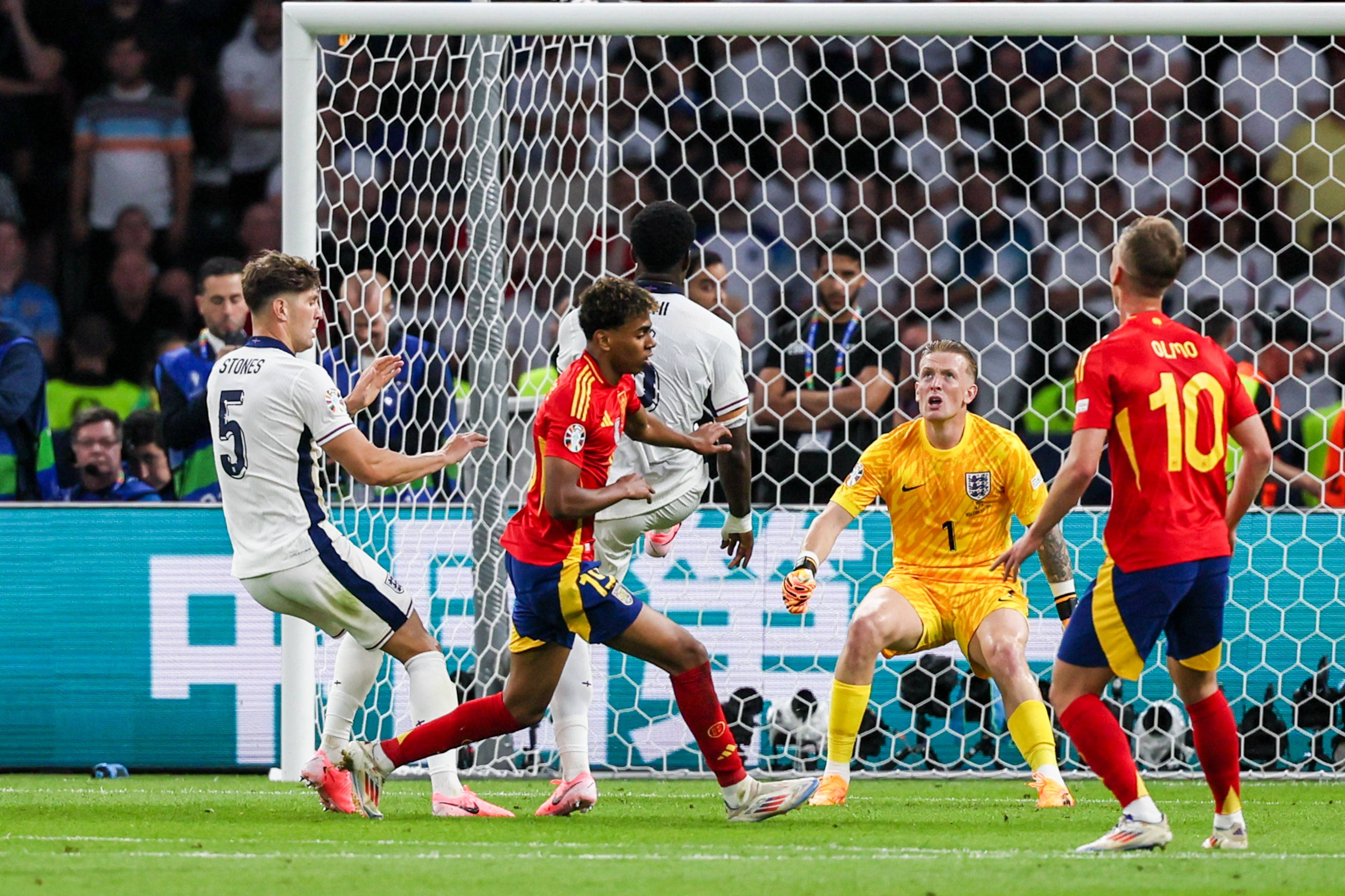 英格兰队绝杀葡萄牙队，林高远惊艳四座