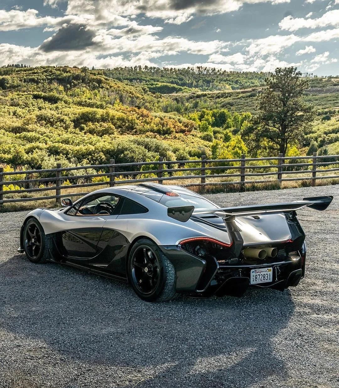 迈凯伦横扫法拉利，皮亚斯特里刷新纪录