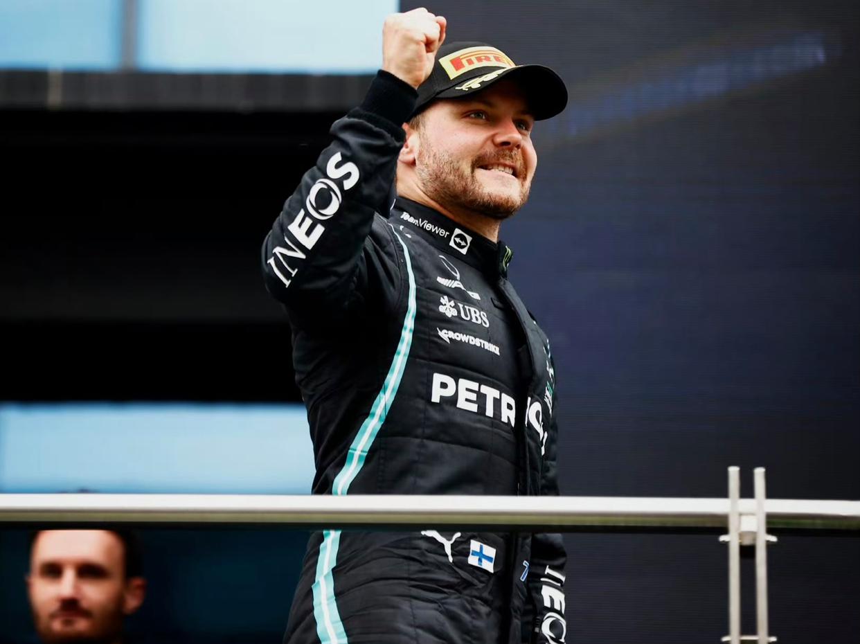 梅赛德斯鏖战哈斯车队，佩雷兹扛起全队