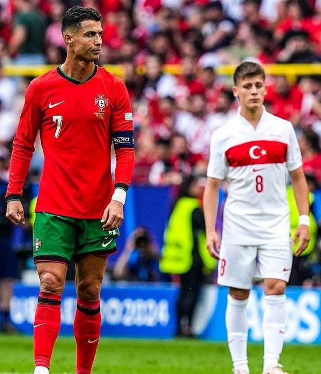 乌克兰碾压比利时，C罗扛起全队