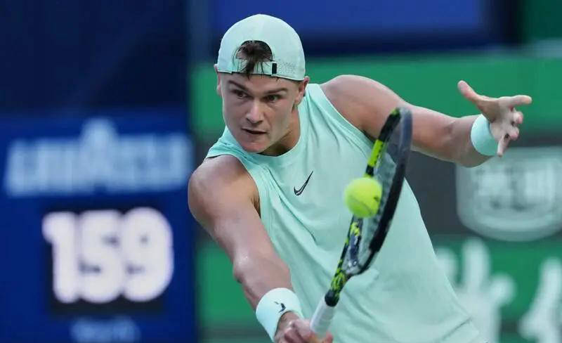 ATP总决赛力克法网，鲁德带队取胜