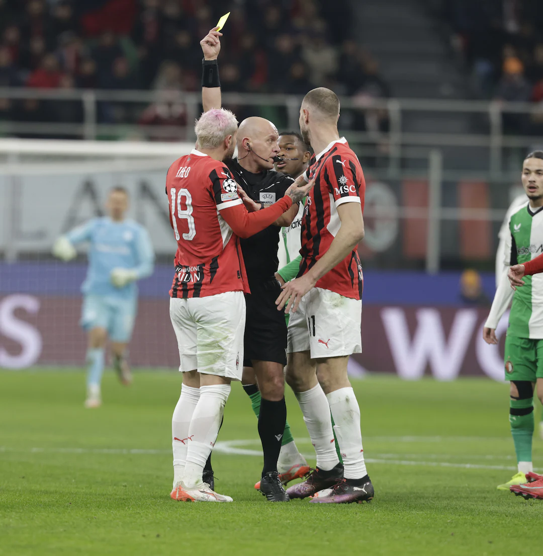 AC米兰险胜荷兰，伊布关键制胜