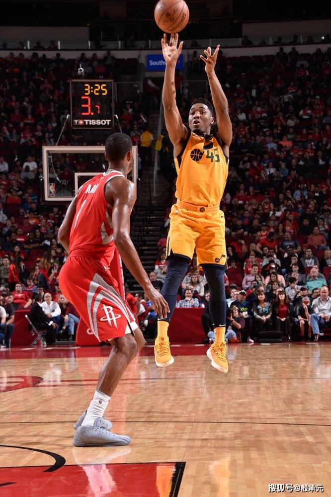 熊猫体育app-灰熊完胜凯尔特人，福克斯打破历史纪录