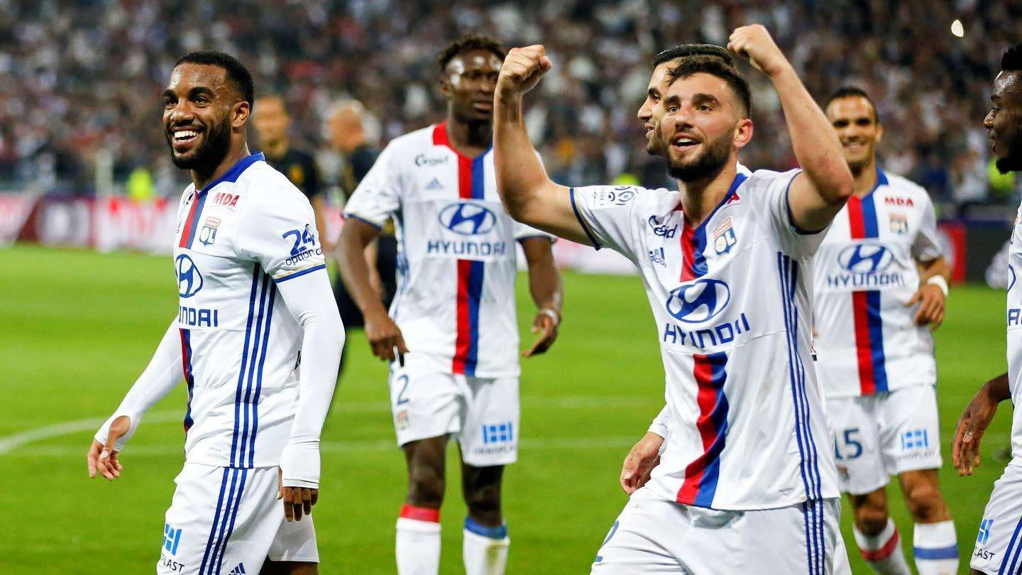 里昂主场大胜,豪取三分继续保持领先优势 里昂主场大胜,豪取三分继续保持领先优势