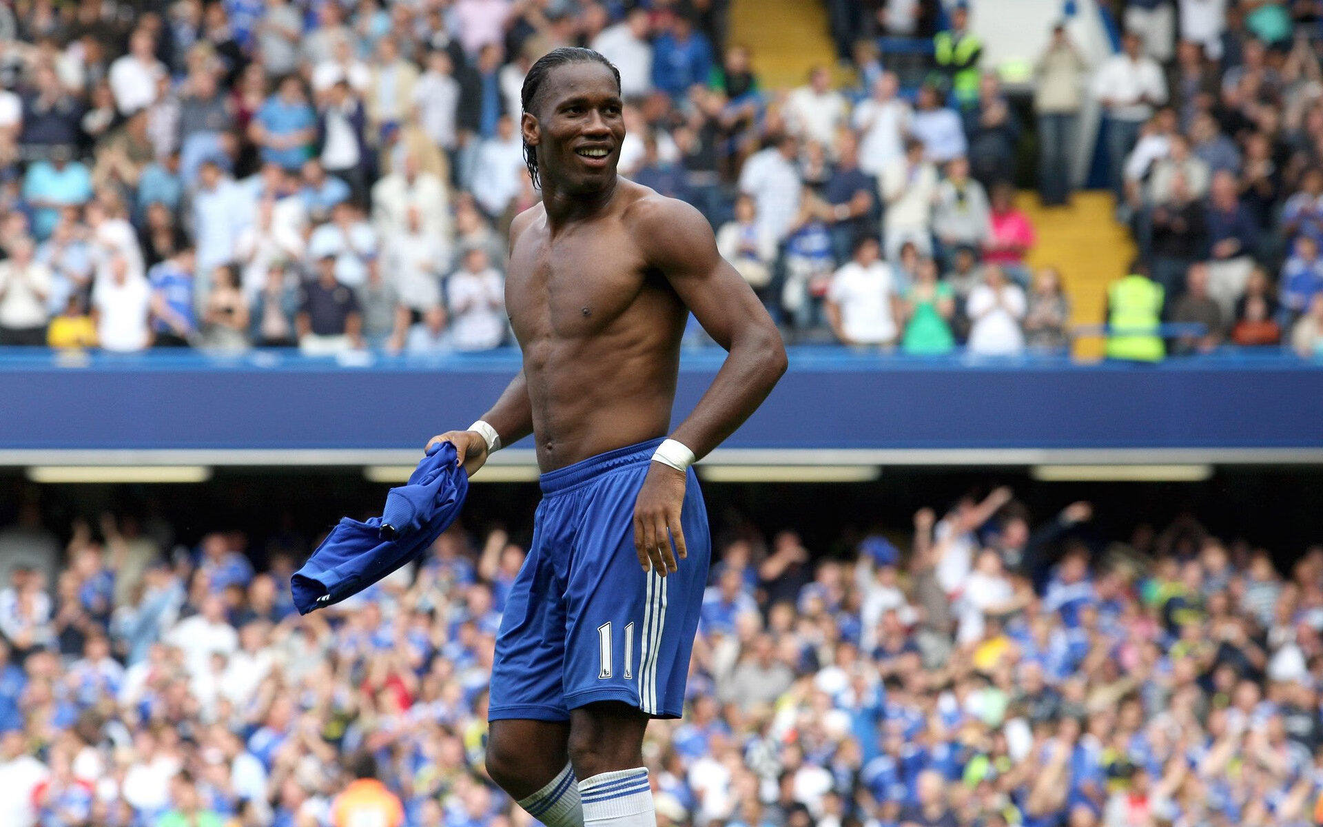 年度焦点之战之夜,卢卡库防守端锁死对手,改写全能前锋定义