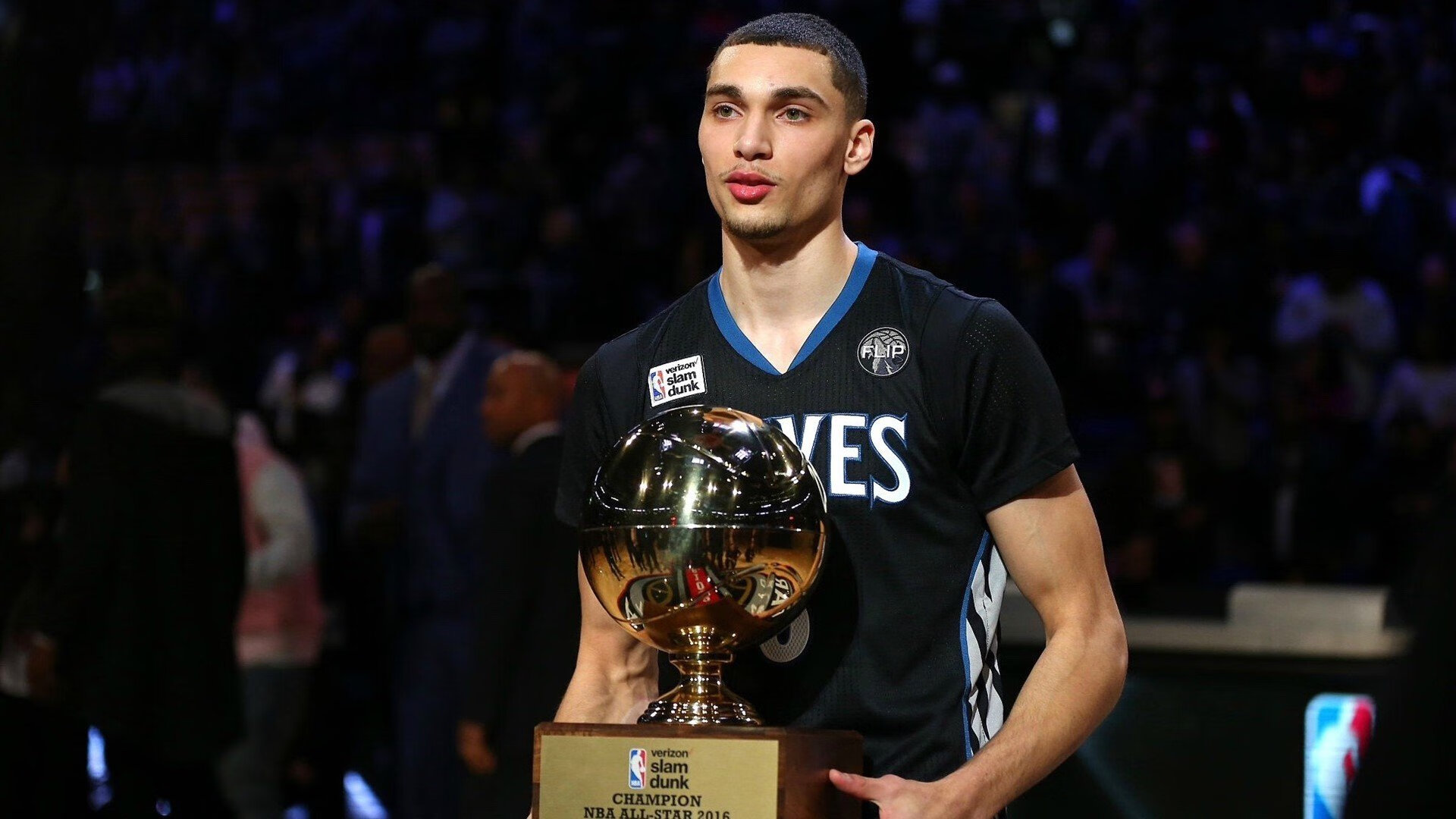 新疆队淘汰赛过关雷霆，莫兰特在2026世界杯接管比赛